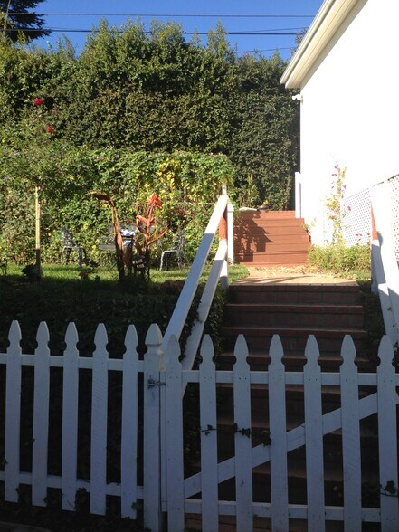 Primary Photo - 3385 Troy Dr