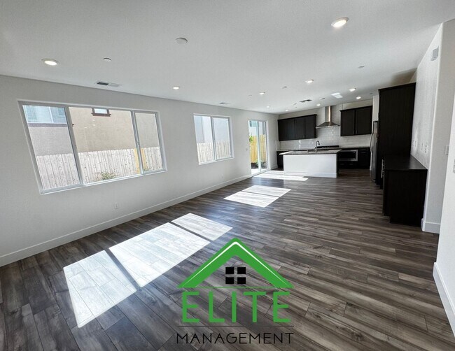Building Photo - Spacious 4-Bedroom Home in Prime Folsom Lo...