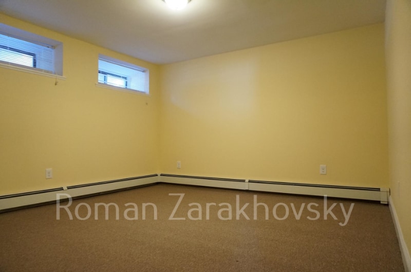 Building Photo - 74 Gardner St