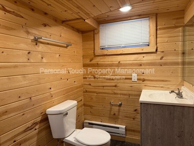 Building Photo - 611 2nd Ave W