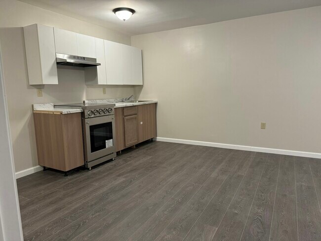 Building Photo - 355 S Main St