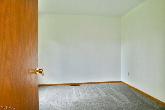 Building Photo - 2237 Cadwallader Sonk Rd