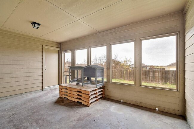 Building Photo - 1030 Birdsong Ln