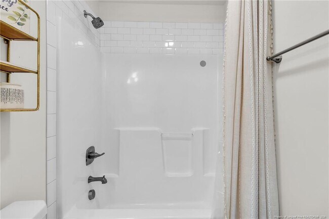 Building Photo - 173 London Dr