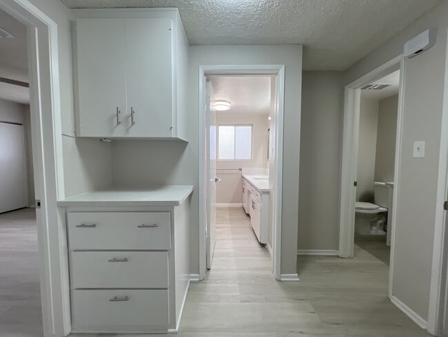 Building Photo - 8622 5th St