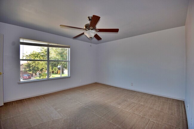 Building Photo - 7013 N 39th St