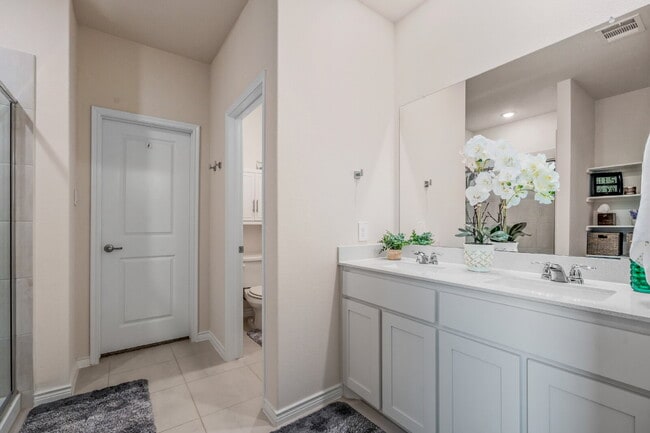 Building Photo - Beautiful 4 Bedroom Home in Spiritas Ranch Near Lake Lewisville