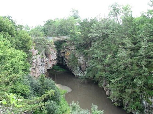 Building Photo - Spirit Canyon