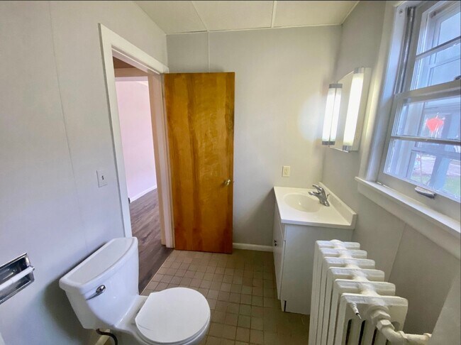 Building Photo - 1 bed/1 bath in Heritage Hill ( first floor)