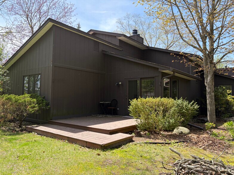 Building Photo - 4016 Pfeiffer Ct