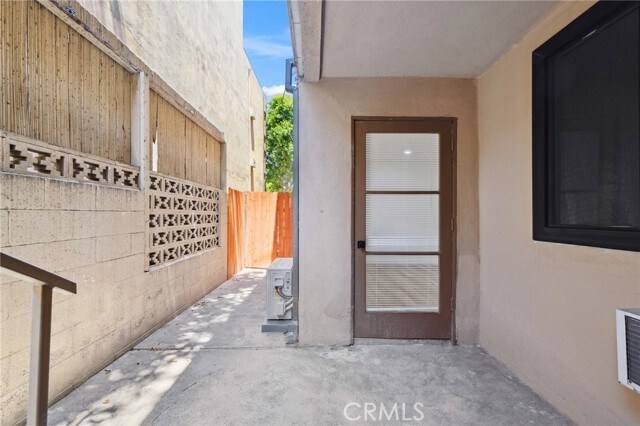 Building Photo - 17000 Burbank Blvd