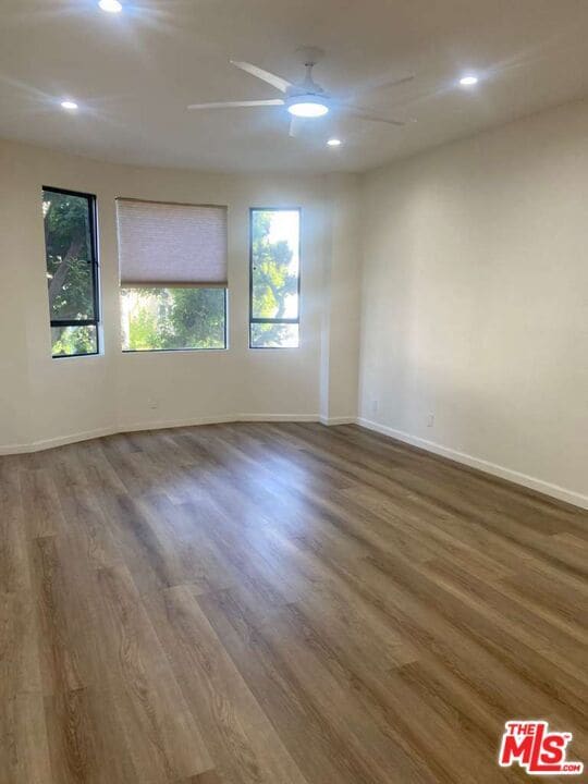 Building Photo - 1557 S Beverly Glen Blvd