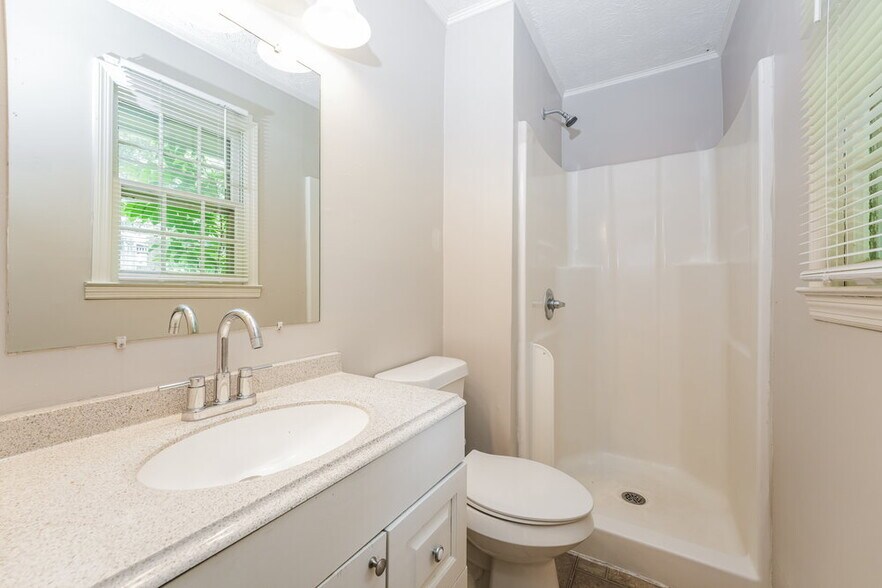 Building Photo - 3730 Sunny Hill Dr