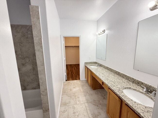 Building Photo - Stylish 3-Bedroom, No-Carpet Living with Flexible Move-In Terms in Princeton, TX