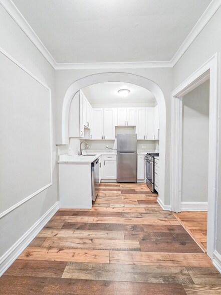 Building Photo - 4142 N Keystone Ave