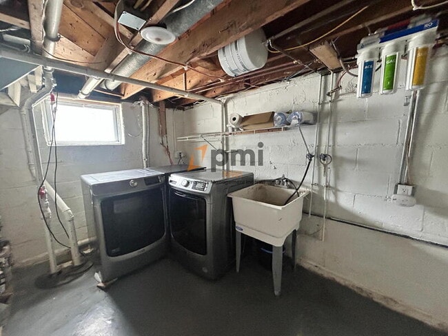 Building Photo - 8039 W 127th Ln