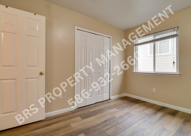 Building Photo - Modern 3-Bed Rental in Prime Warren Locati...