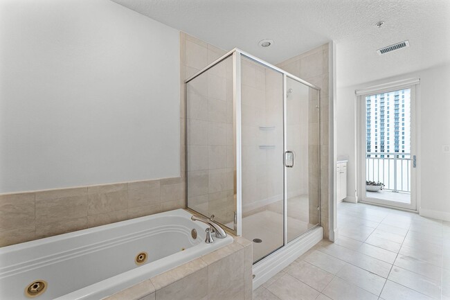 Building Photo - Sanctuary 1101