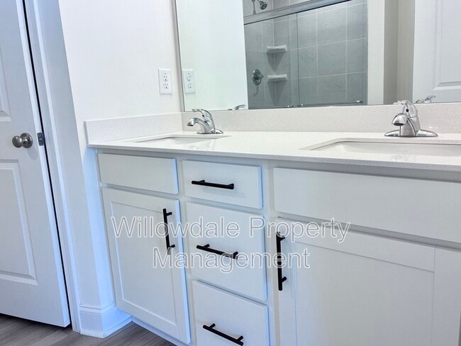 Building Photo - 456 La Maison Ave