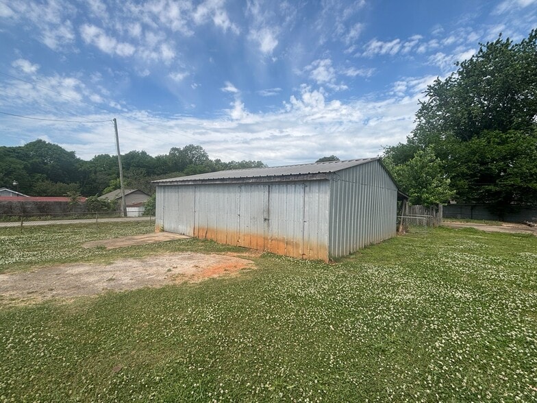 Building Photo - 115 N Richards St