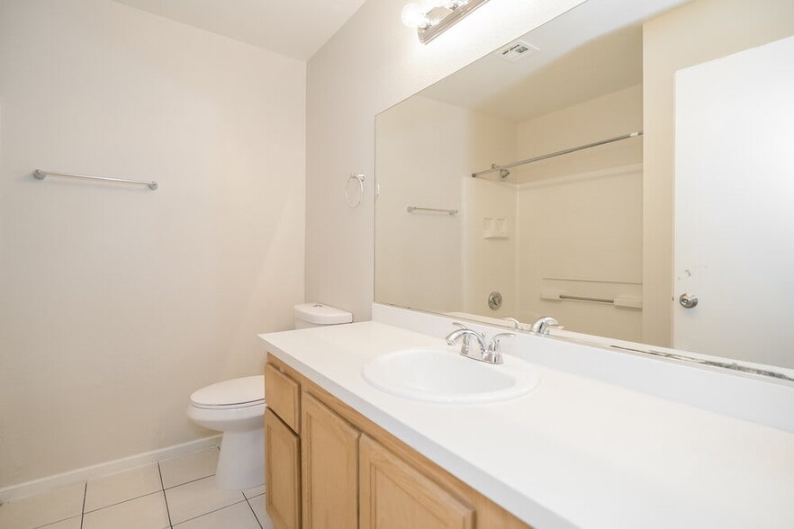 Building Photo - 3207 W Verde Way