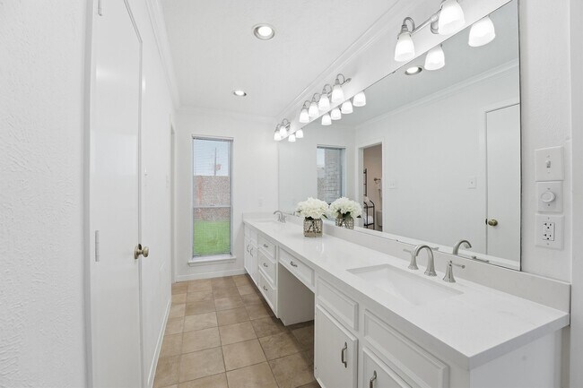 Building Photo - 2513 Country Club Blvd