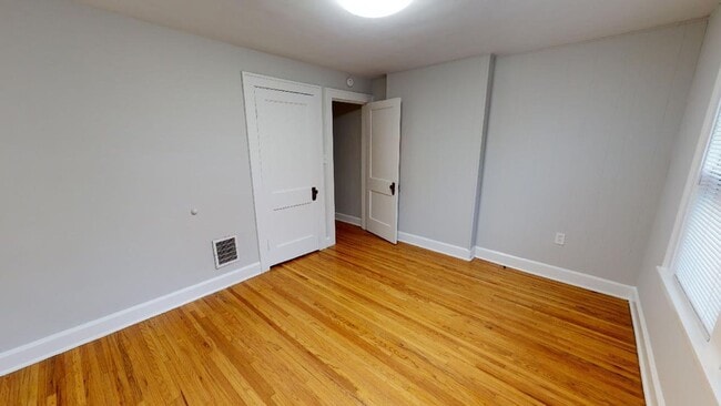 Building Photo - 57 Olentangy St