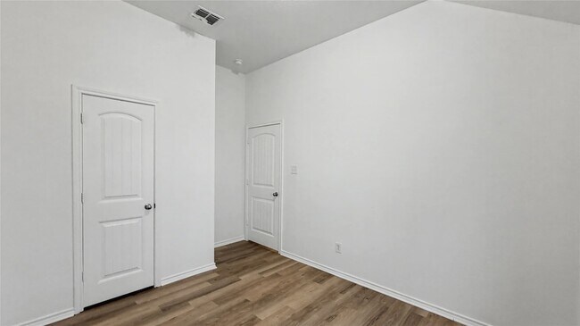 Building Photo - 314 Rolling Meadows Dr