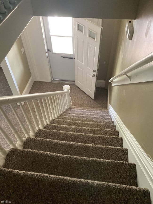 Building Photo - 24 Mt Globe St