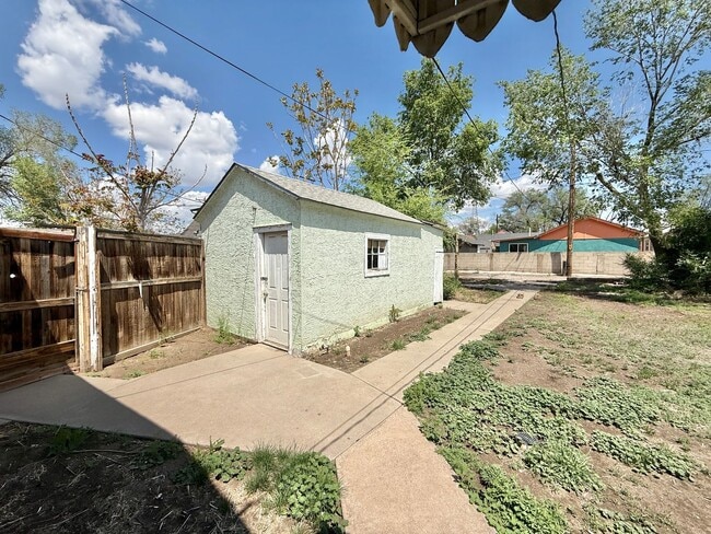 Building Photo - 1728 E Abriendo Ave