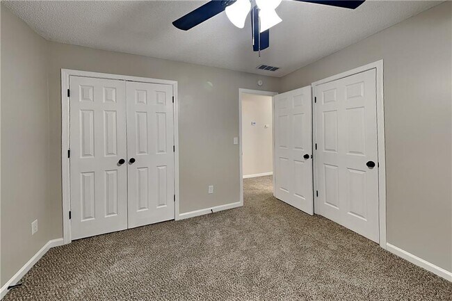 Building Photo - 215 Boca Ciega Ct