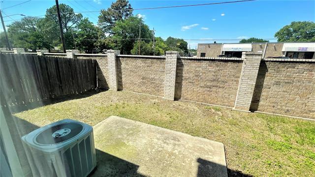 Building Photo - 1203 Reseda Dr