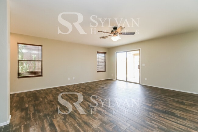 Building Photo - This charming home is waiting for you!