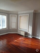 Building Photo - 7843 S Ridgeland Ave