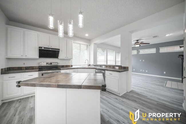 Building Photo - Stylish 3-Bedroom Home in Flower Mound