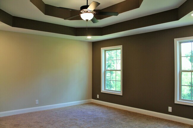 Building Photo - 261 Azalea Dr