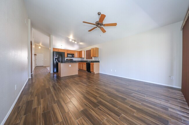 Building Photo - 8070 N Wild Aster Way