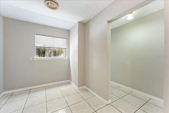 Building Photo - 6345 Newtown Cir
