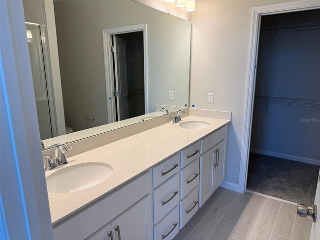 Building Photo - 611 Pothos St