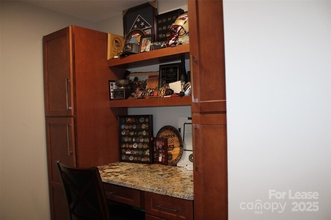 Building Photo - 18749 Vineyard Point Ln