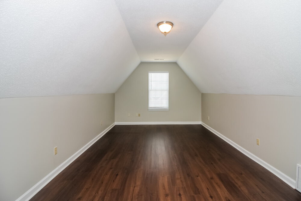 Building Photo - 4127 Ravenwood Dr N