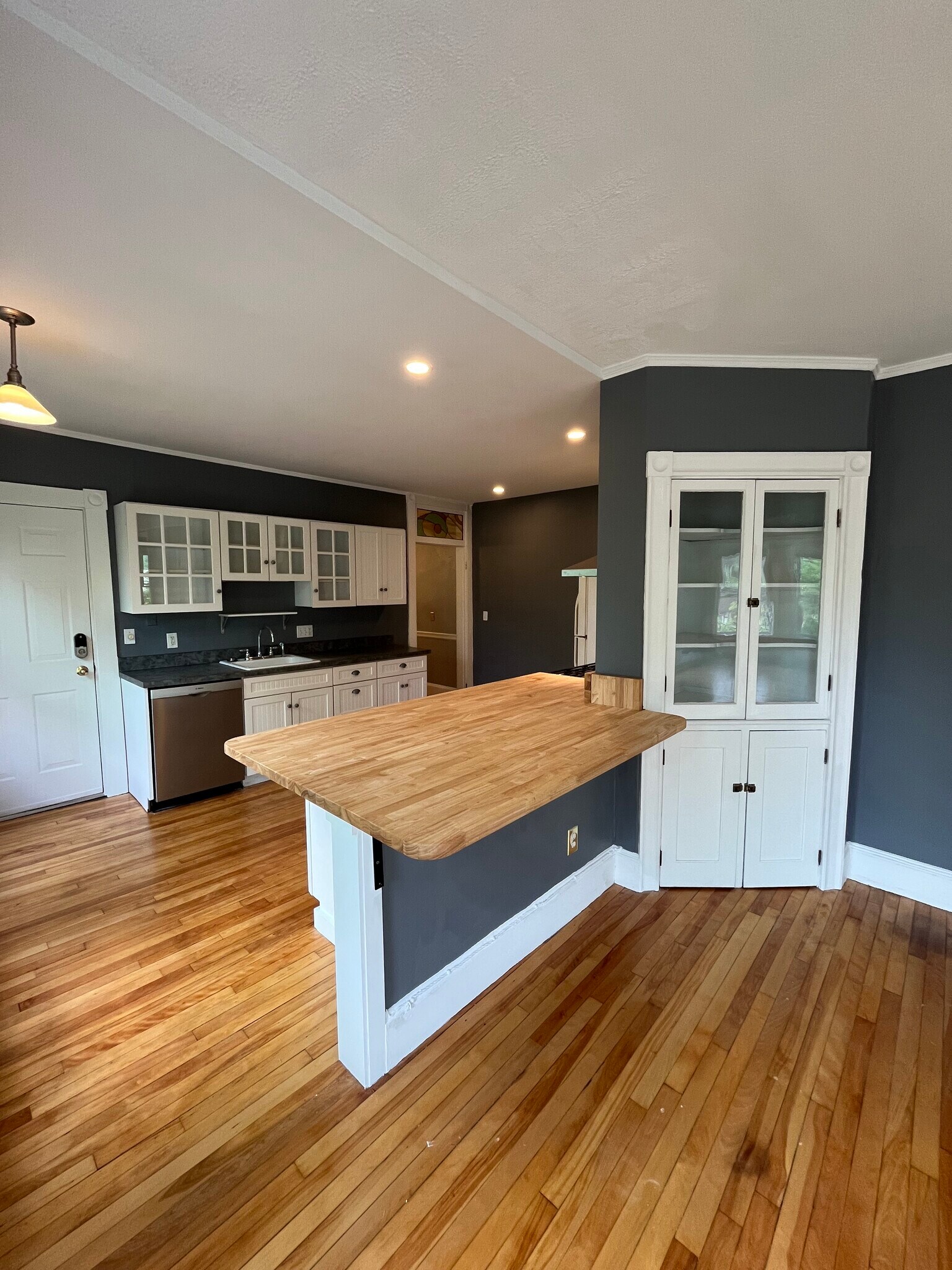 Building Photo - 78 Mellen St
