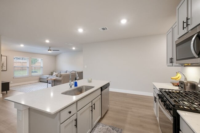 Building Photo - 5609 Jewel Curv