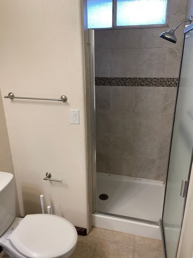 Building Photo - 3 BEDROOM SINGLE STORY HOUSE IN A CUL DE SAC