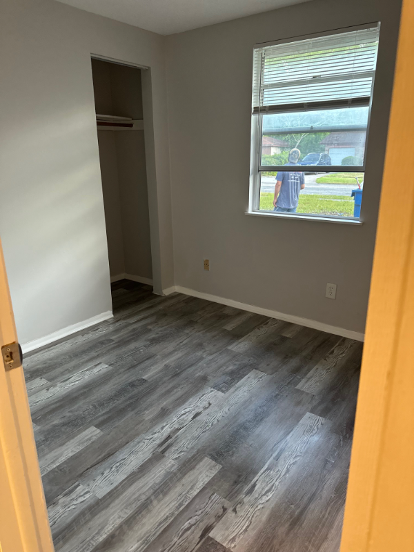 Building Photo - 1431 Raven Dr S