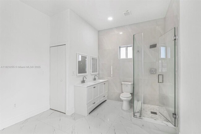 Building Photo - 2419 NW 97th St