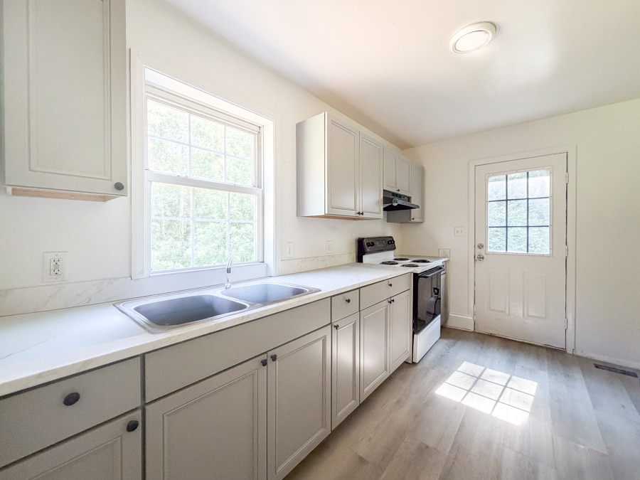 Building Photo - 249 Doggett Ln