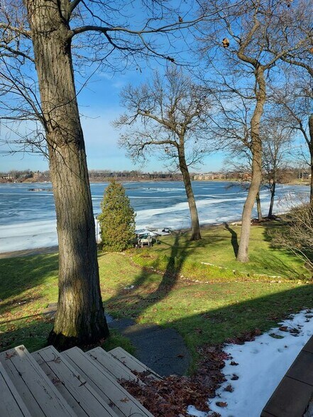 Building Photo - 1700 Hamilton Dr