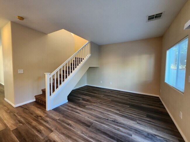 Building Photo - Lovely 3-Bedroom Home in a cul-de-sac