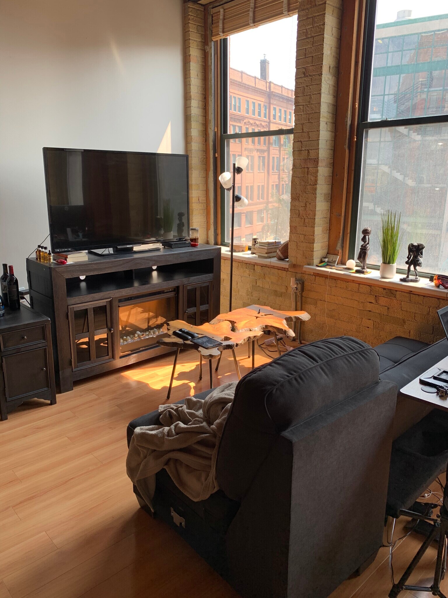 Building Photo - 141 N Water St